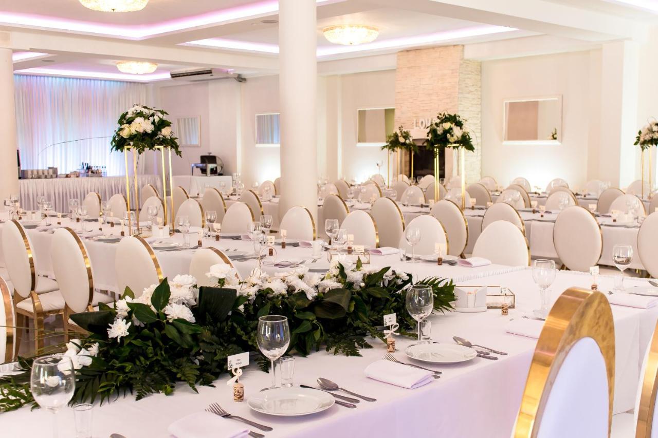 Restauracja Venus Hotel Ostrowiec Swietokrzyski Bagian luar foto