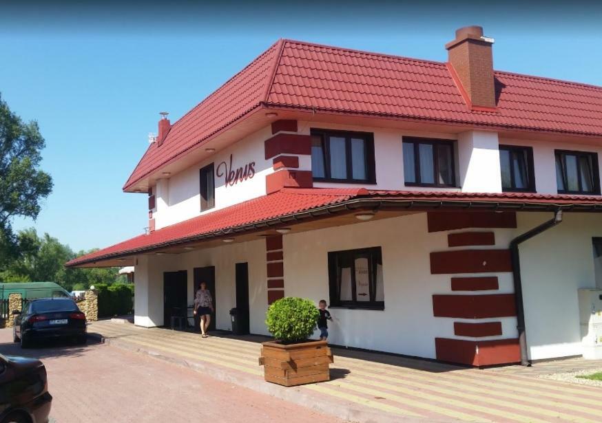 Restauracja Venus Hotel Ostrowiec Swietokrzyski Bagian luar foto